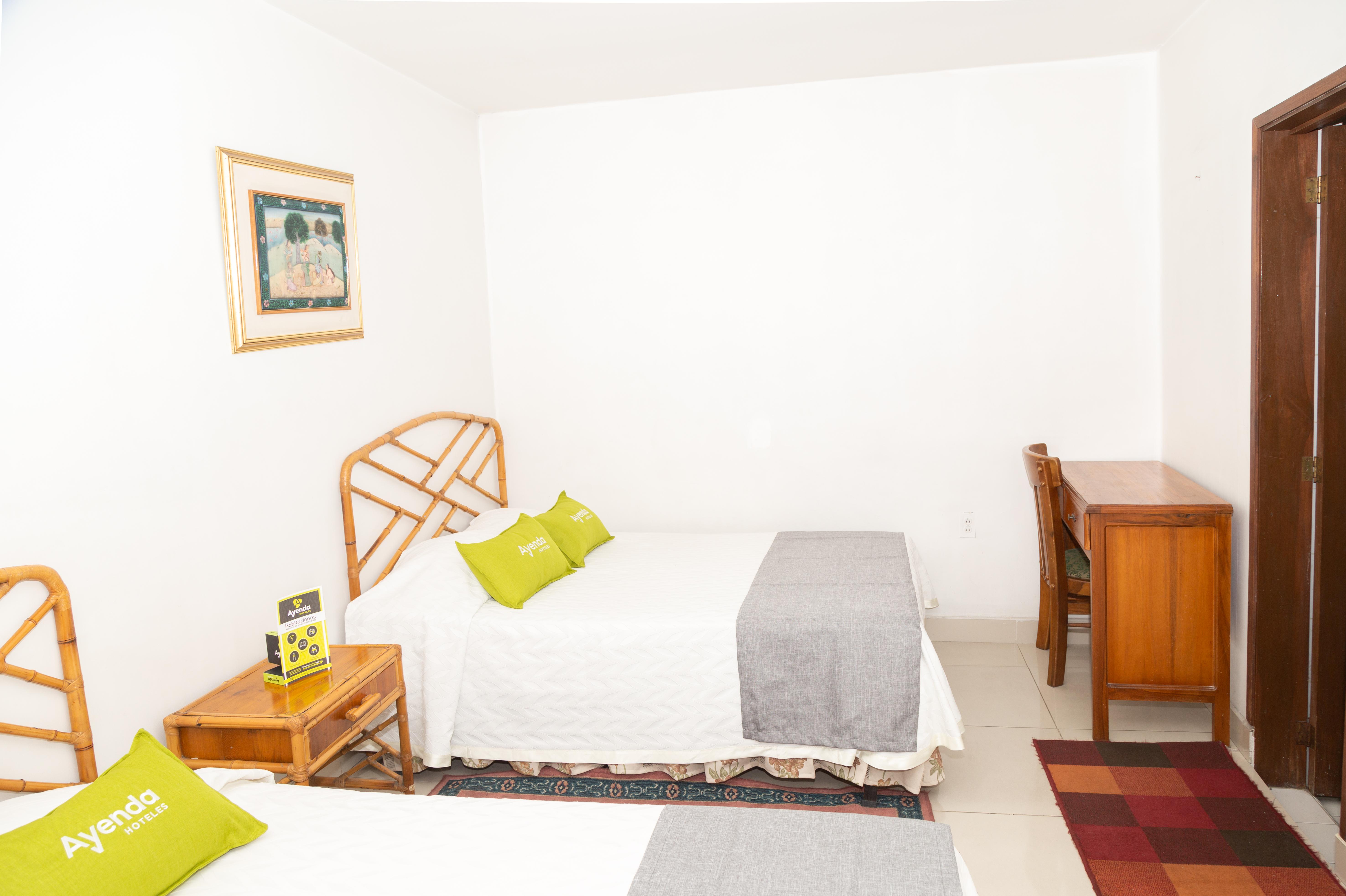 Ayenda 1131 Casa Valencia Hotel Манисалес Екстериор снимка