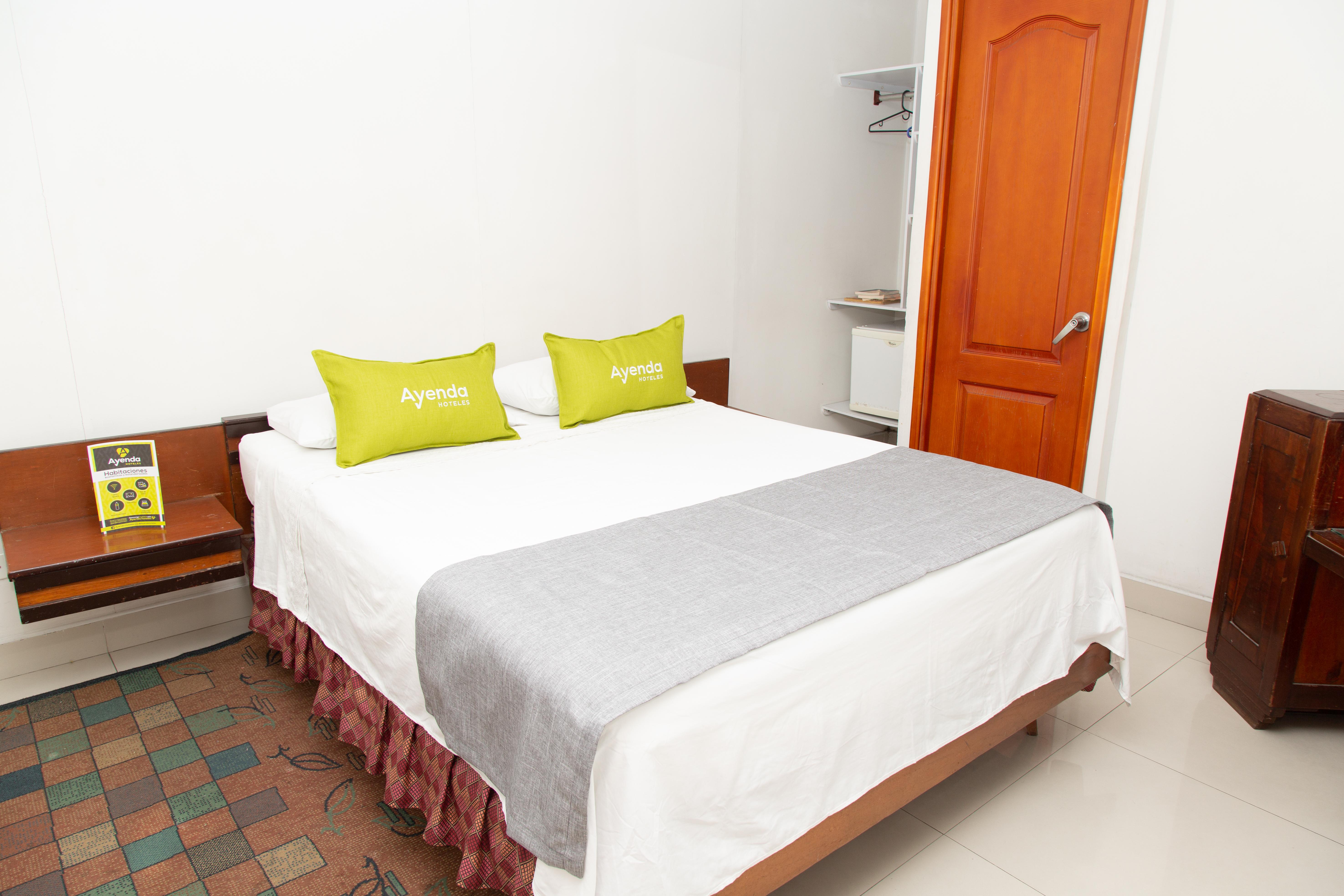 Ayenda 1131 Casa Valencia Hotel Манисалес Екстериор снимка