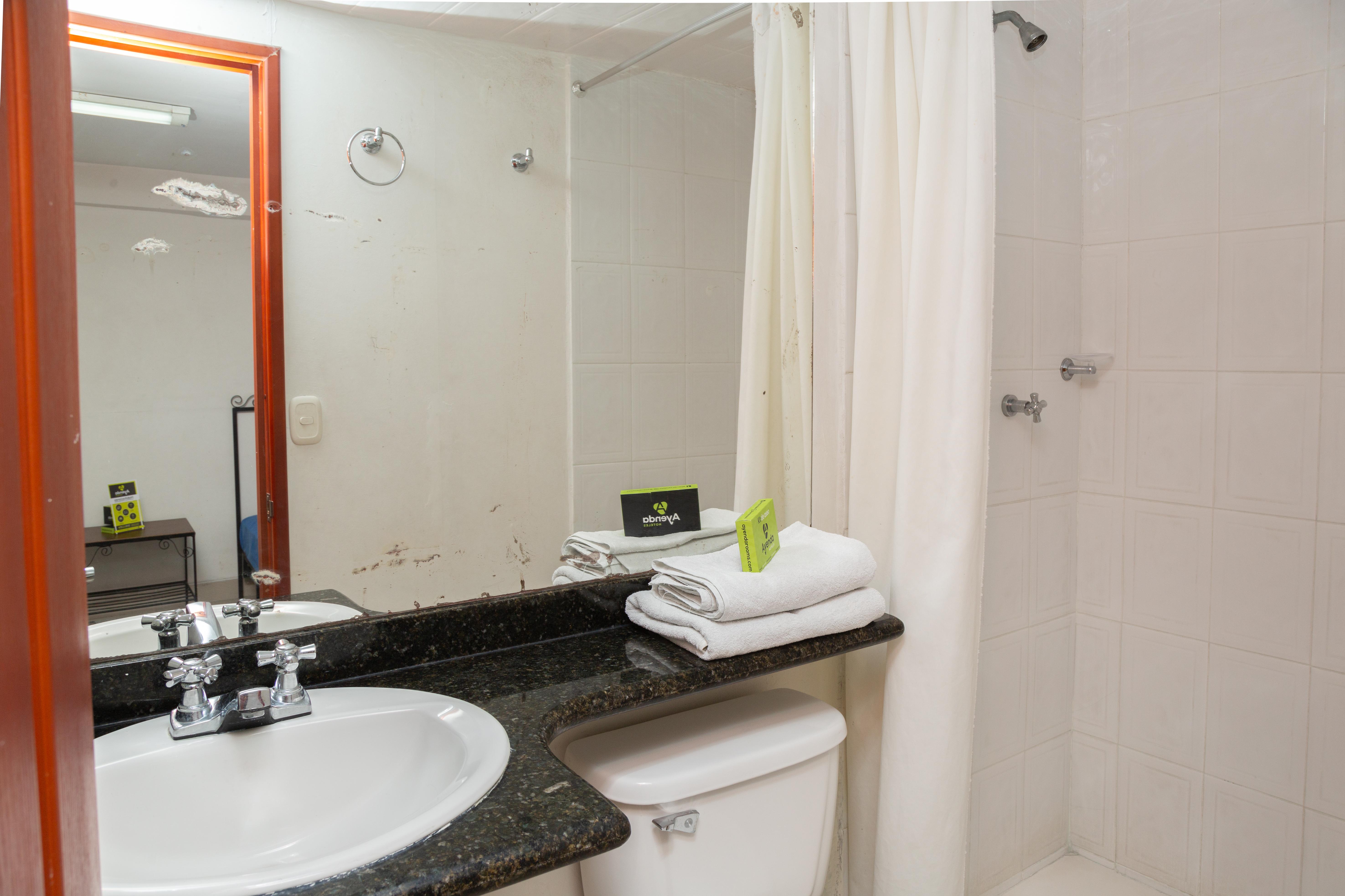 Ayenda 1131 Casa Valencia Hotel Манисалес Екстериор снимка