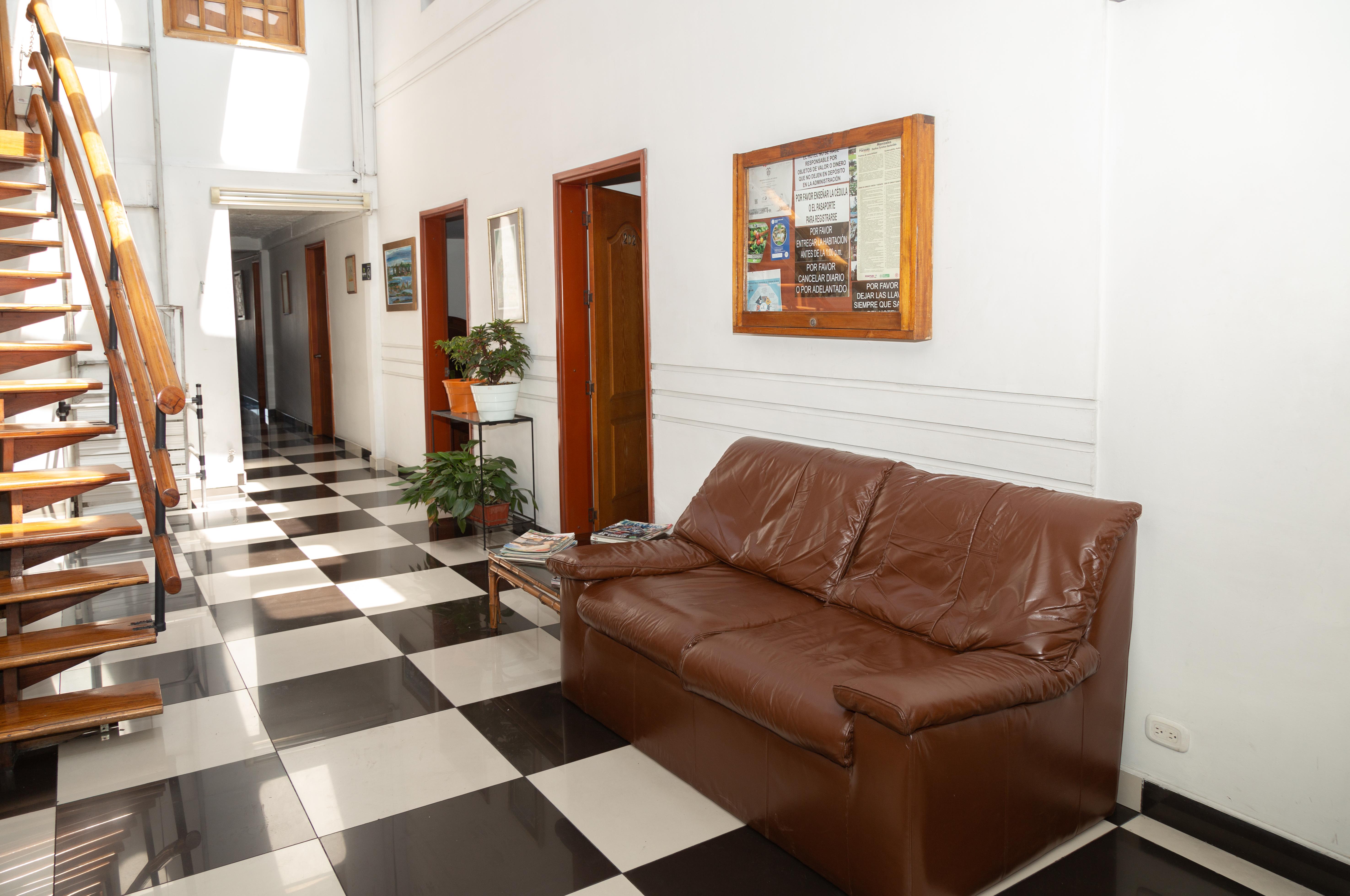 Ayenda 1131 Casa Valencia Hotel Манисалес Екстериор снимка