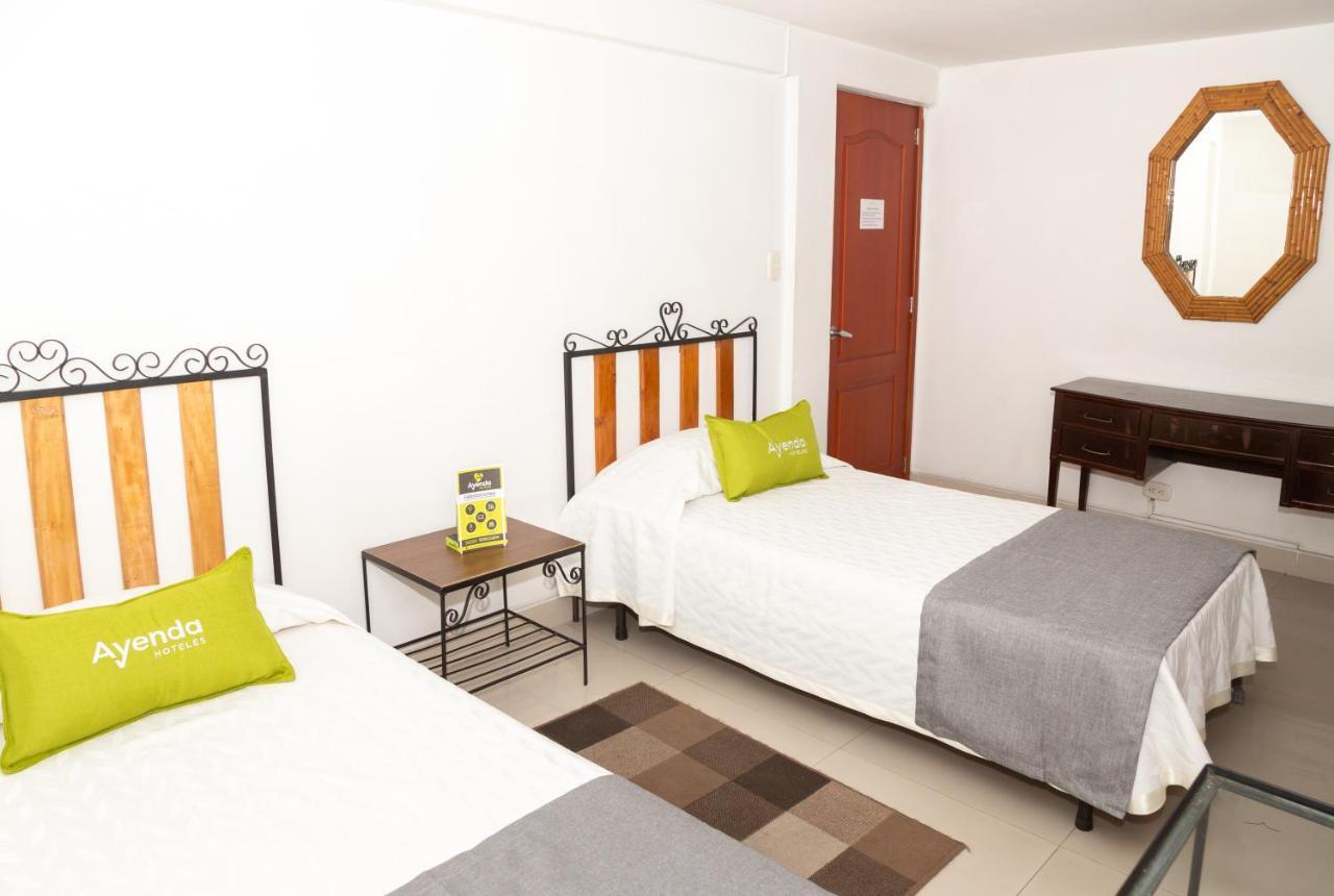 Ayenda 1131 Casa Valencia Hotel Манисалес Екстериор снимка